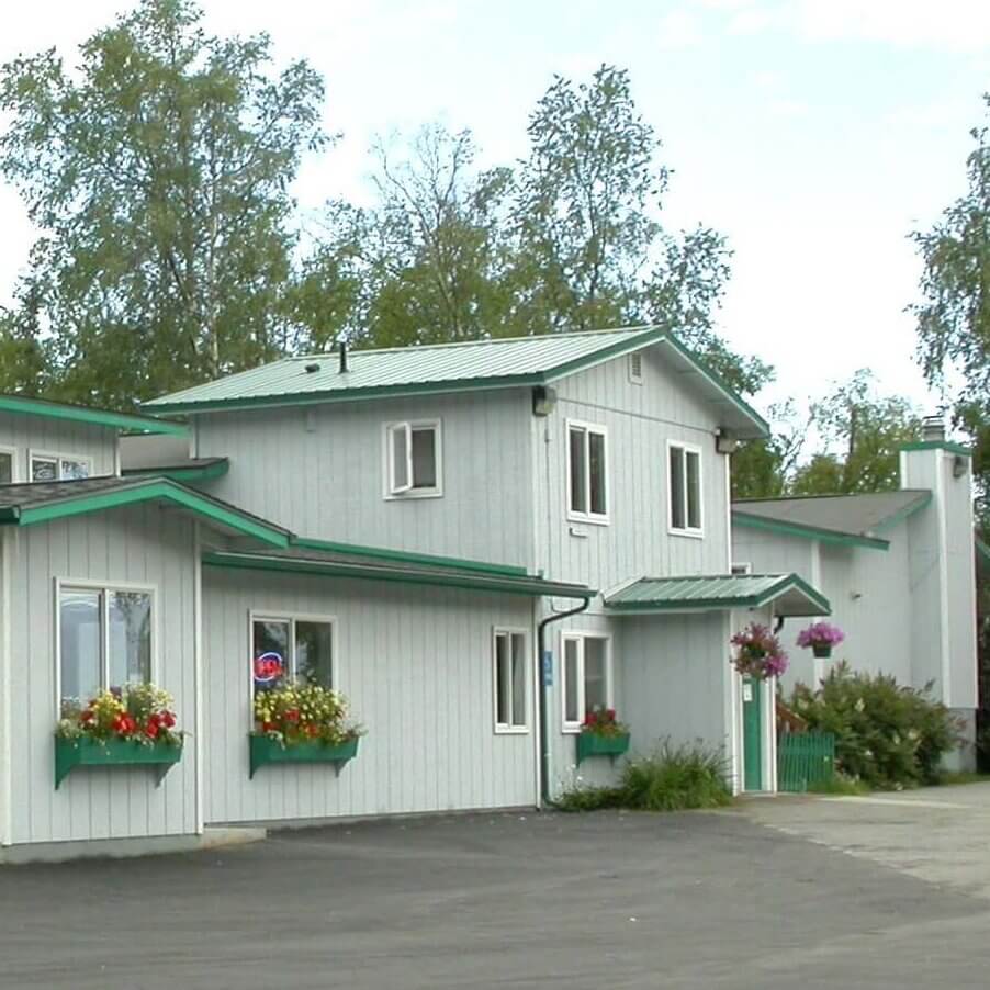 Clinic_Outside_Summer-Location-e1731437459394